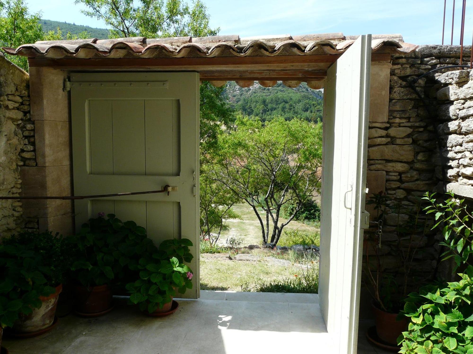 19Th Century Provencal Mas With Pool In Provence In The Luberon, Sleeps 6 Βίλα Lacoste  Εξωτερικό φωτογραφία